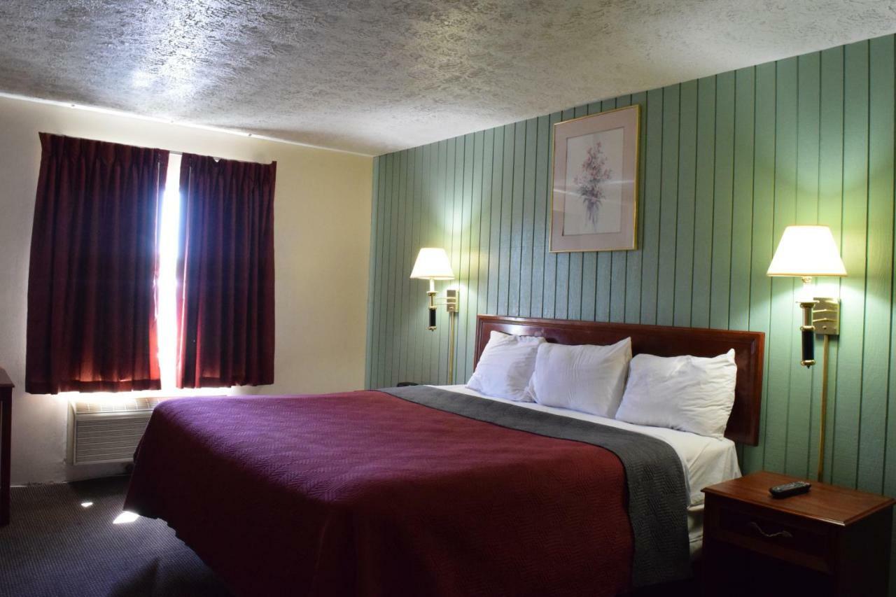 Budget Inn Ontario Ontario Center Exterior photo