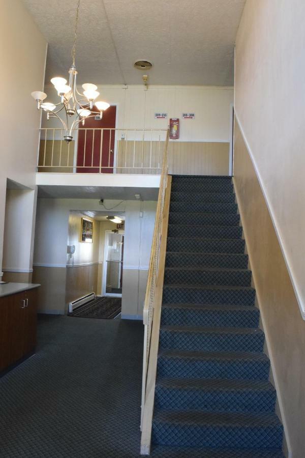 Budget Inn Ontario Ontario Center Exterior photo